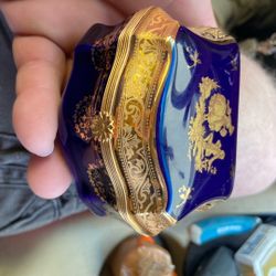 22 Karat Gold And Porcelain Jewelry Box