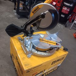 DEWALT
15 Amp Corded 10 in. Compound Single Bevel Miter Saw