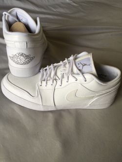 Air Jordan Nike forces size 10