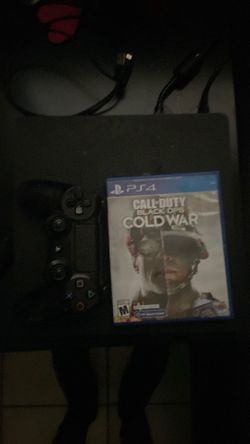 PS4 / comes with 10+ games installed including Cold War disc