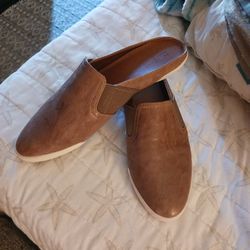 New Womans Leather Name Brand Slip On Shoes Sz 9. An 9.5 Look My Post Alot Items