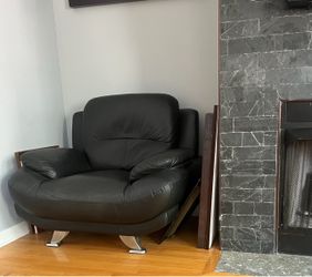 Leather Black Sofa Set  NEED GONE ASAP