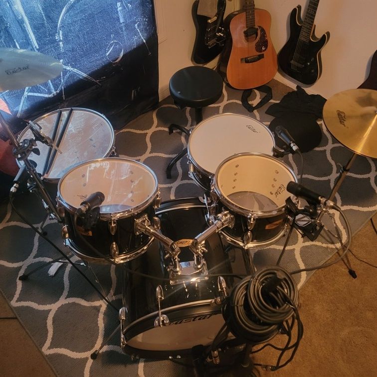 7 Piece Eastar Accoustic Drumset Back