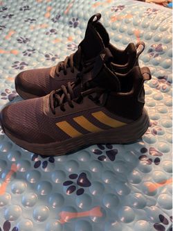 Kids adidas size 3 $15 shoes