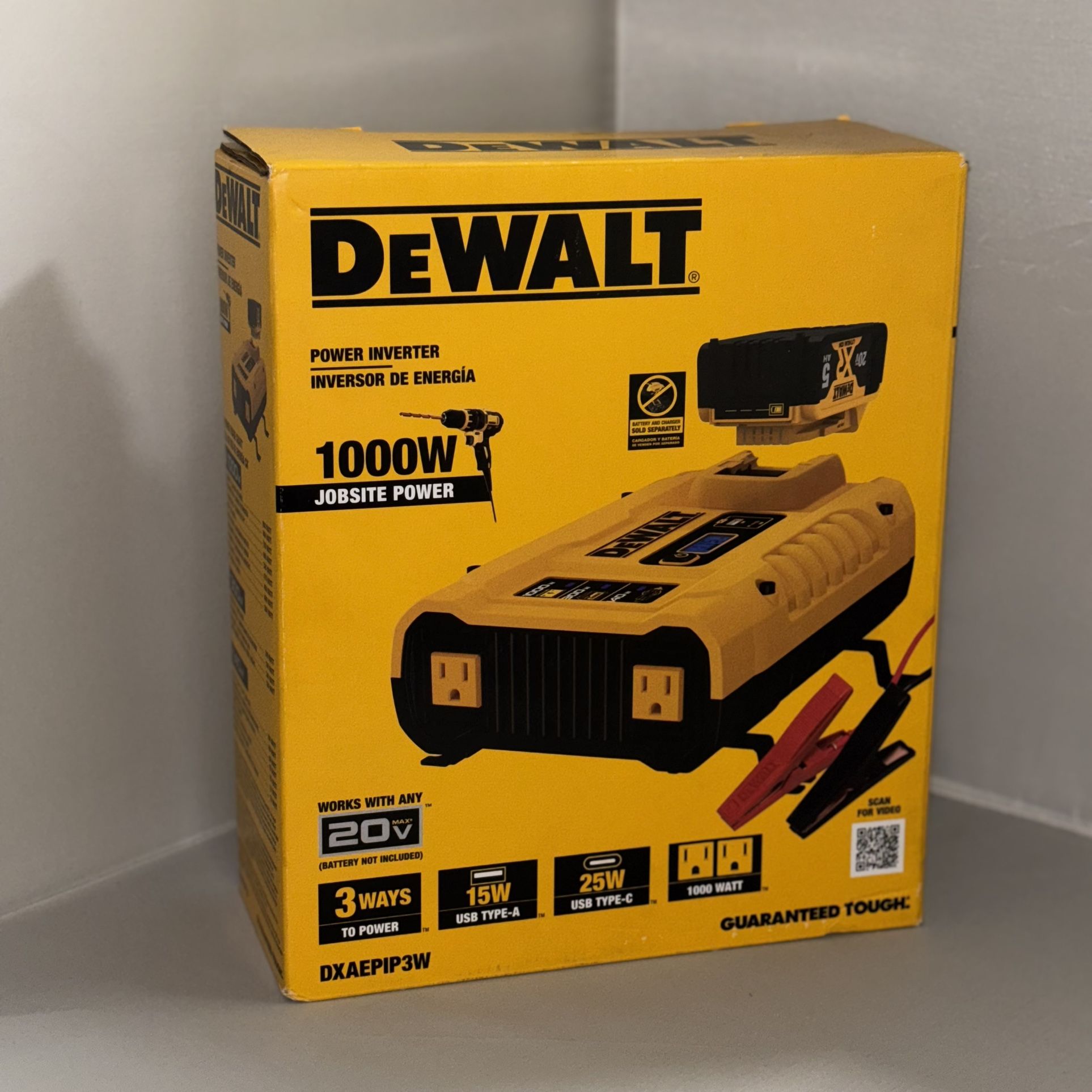 DEWALT DXAEPIP3W 1000W Power Inverter