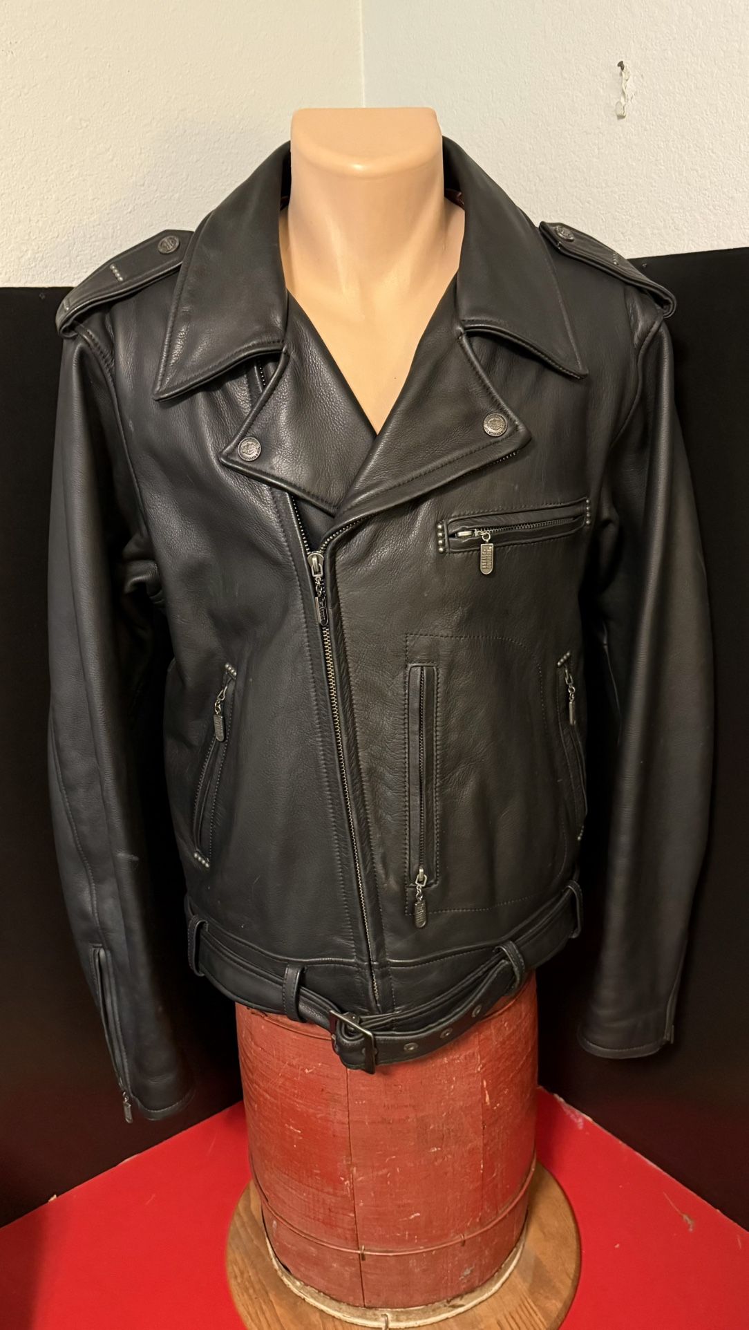 VTG HARLEY DAVIDSON Brando Style Motorcycle Jacket, Black Studs Large