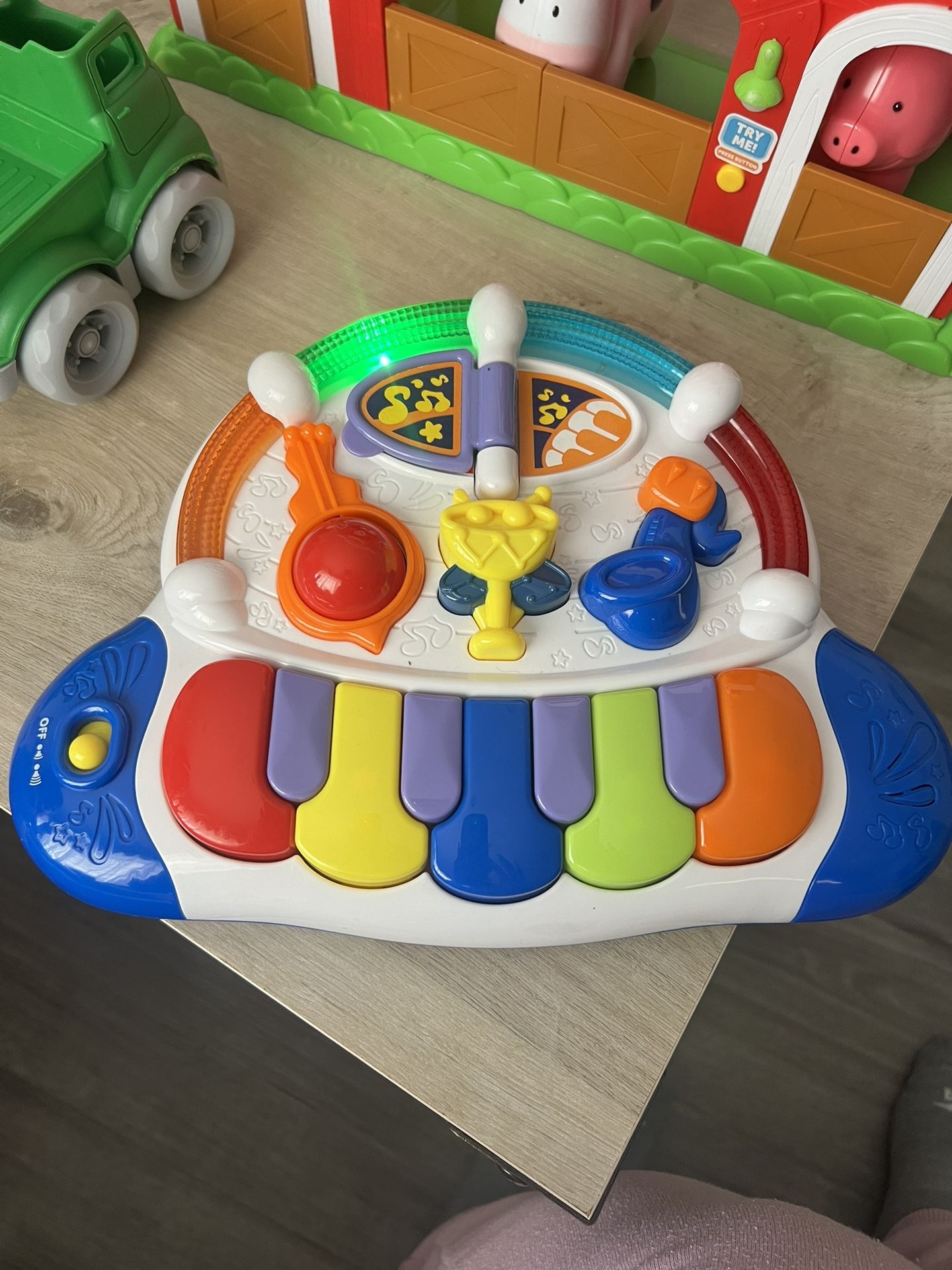 Hap-p-kid Toddler Jukebox Piano Little Learner Toy Three musical instruments
