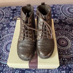 Women Clark Boots 7.5 M