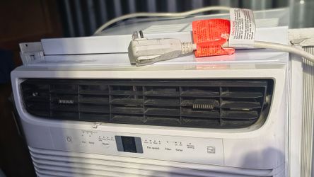 Frigidaire 12,000 BTU air conditioner