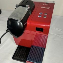 DeLonghi Lattissima Plus EN520R Nespresso Coffee Espresso Machine, Red