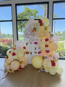 baby in bloom, balloon arch, balloon garland 