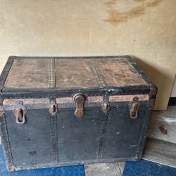 Old-fashioned storage box
