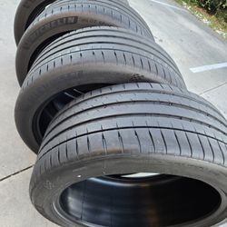 4.  PCS OF TIRES.   MICHELIN PILOT SPORT 4S SIZE 285/40/22.  &    325/35/22