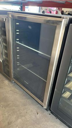 Frigidaire Beverage Cooler Mint Condition 