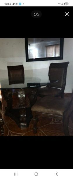 Dinning Room Set With Authentic Leather Chairs New Condition  solid wood fancy elegant  $425 obo...!!