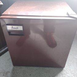 Mini Fridge Avanti