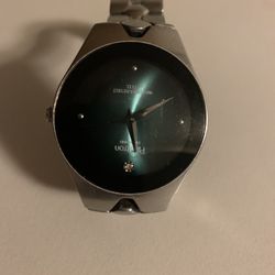 A clock in good condition works very well.