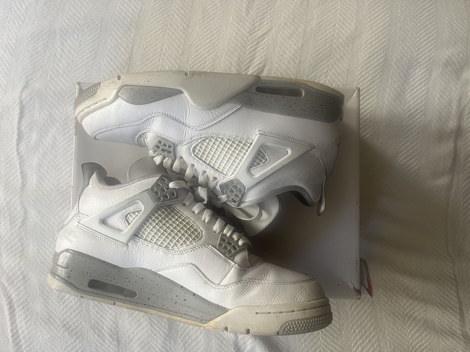 Jordan 4 Oreo Size 10 1/2