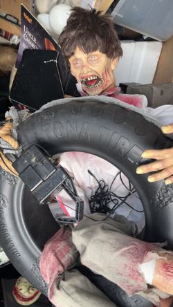  Zombie tire Boy