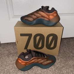 Yeezy 700 V3