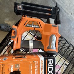 18V Brushless 2-1/8 In. Brad Nailer Rigid