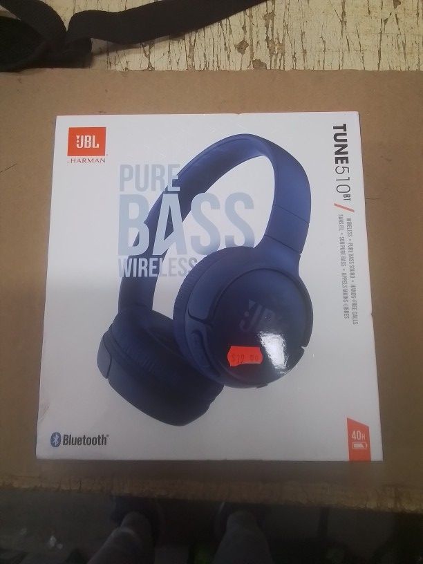 JBL Tune 510BT - Bluetooth headphones with up to 40 hours battery, microphone for call, foldable and comfortable, Android and iOs compatible (Blue)