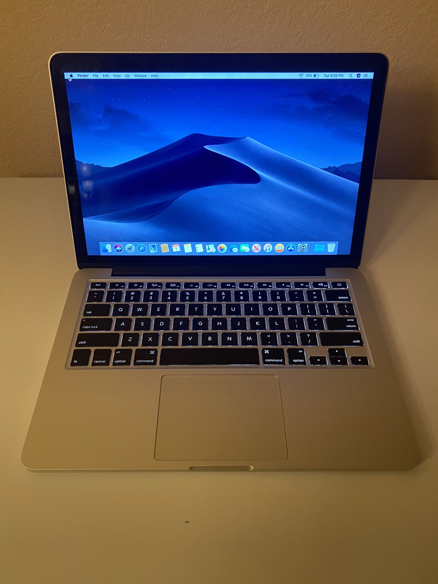 13” MacBook Pro Retina i5 8gb 256gb SSD