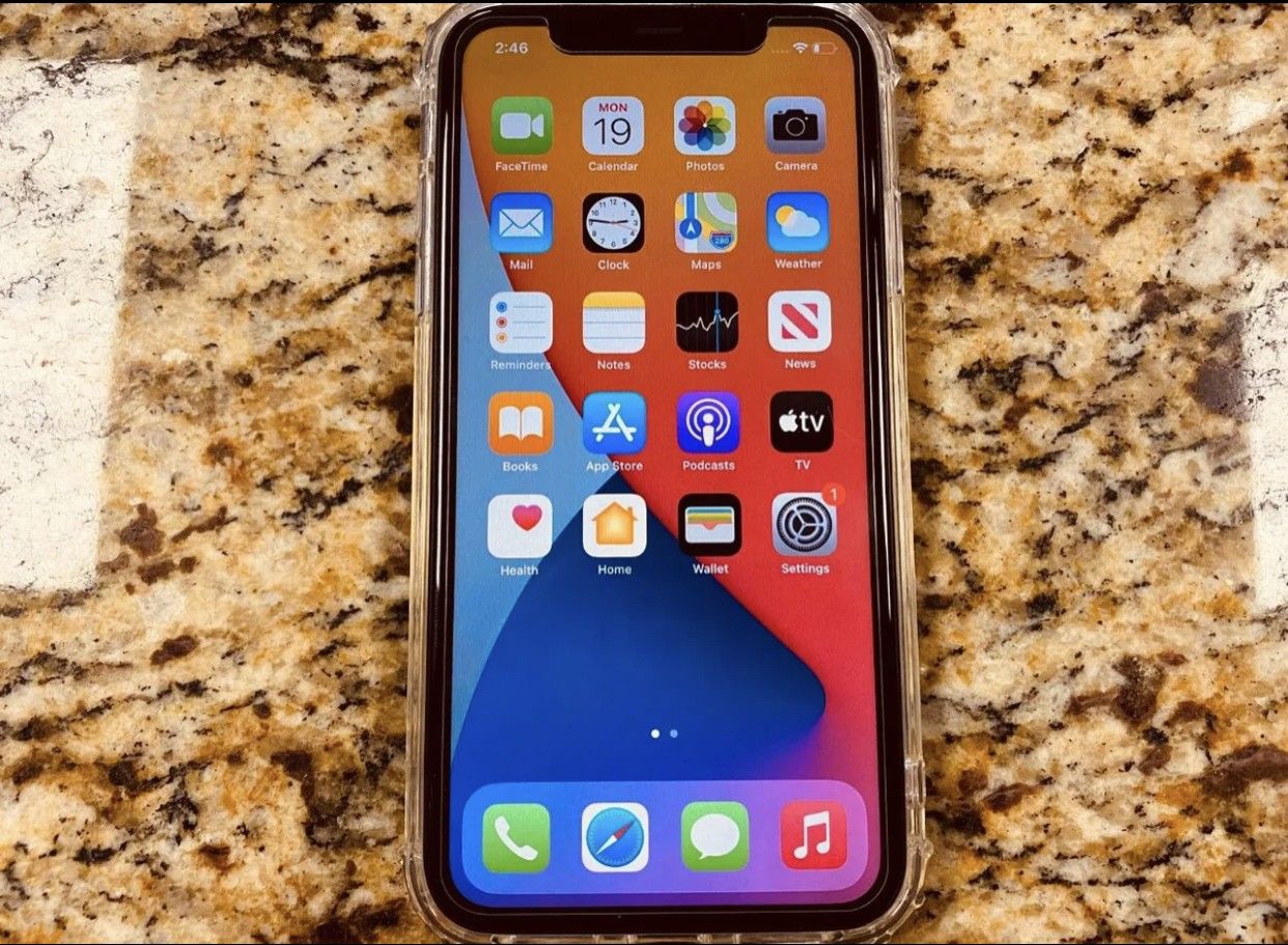 iPhone 11 64gb (fully unlocked)