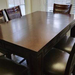 Dining Room Table 