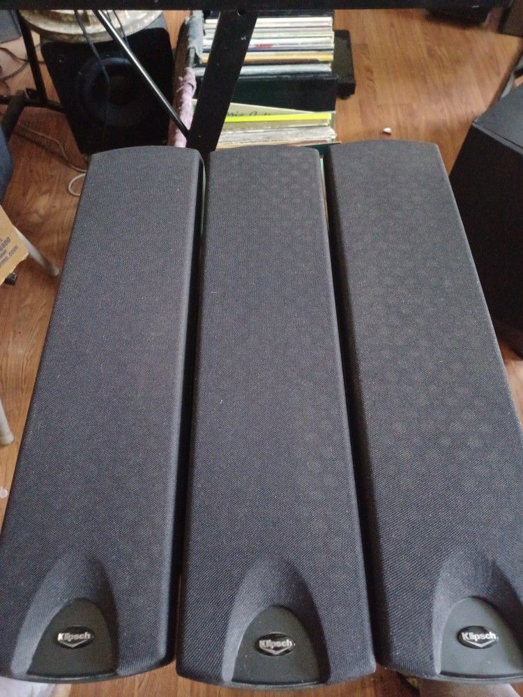 KLIPSCH 5.1 SPEAKERS AND 400 WATTS SUNFIRE DUAL SUBWOOFER $800 FINAL PRICE SEE 👀 ALL PICTURES 