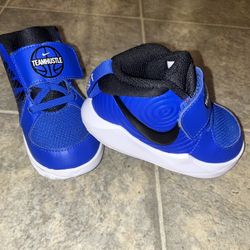 7c Blue Nike