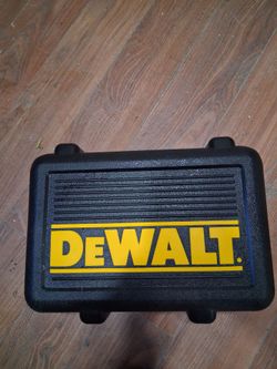 Dewalt sander with case