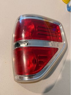 Ford f150 right tail light