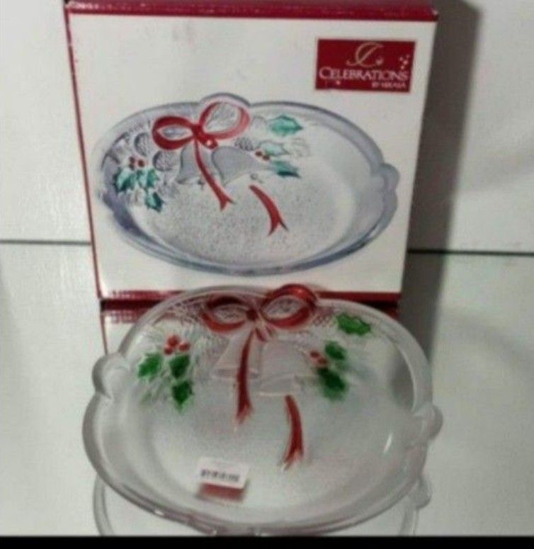 MIKASA CRYSTAL HOLIDAY DISH 6"