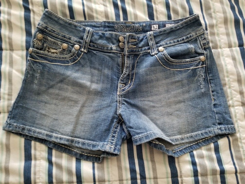 Like New Miss Me Shorts Size 31