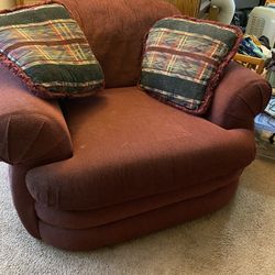 Couch & Loveseat Set With Matching Throw Pillows