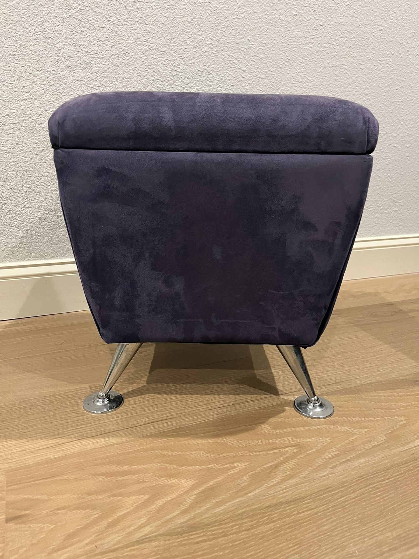 FOOTSTOOL OTTOMAN W/ STORAGE