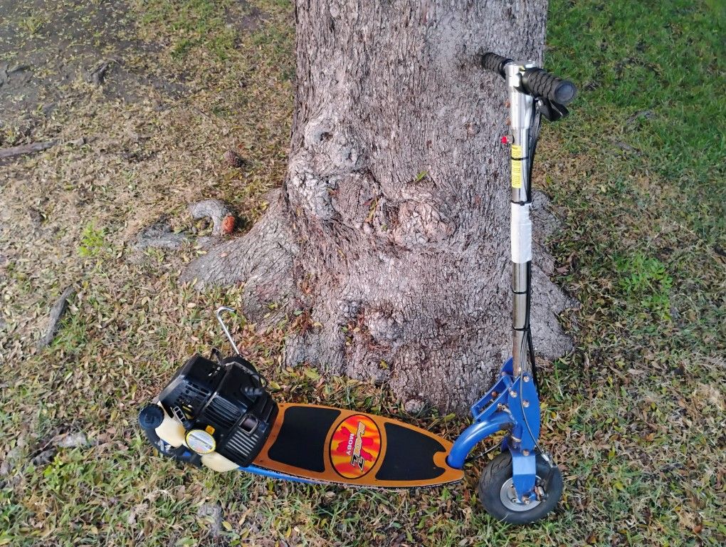 Bladez 26cc Gas Scooter Like Goped Go Ped 300 Firm Free Delivery Within 25 Miles