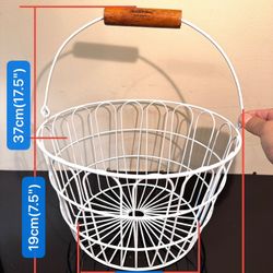 flesvth & fland Metal storage basket with wood handle