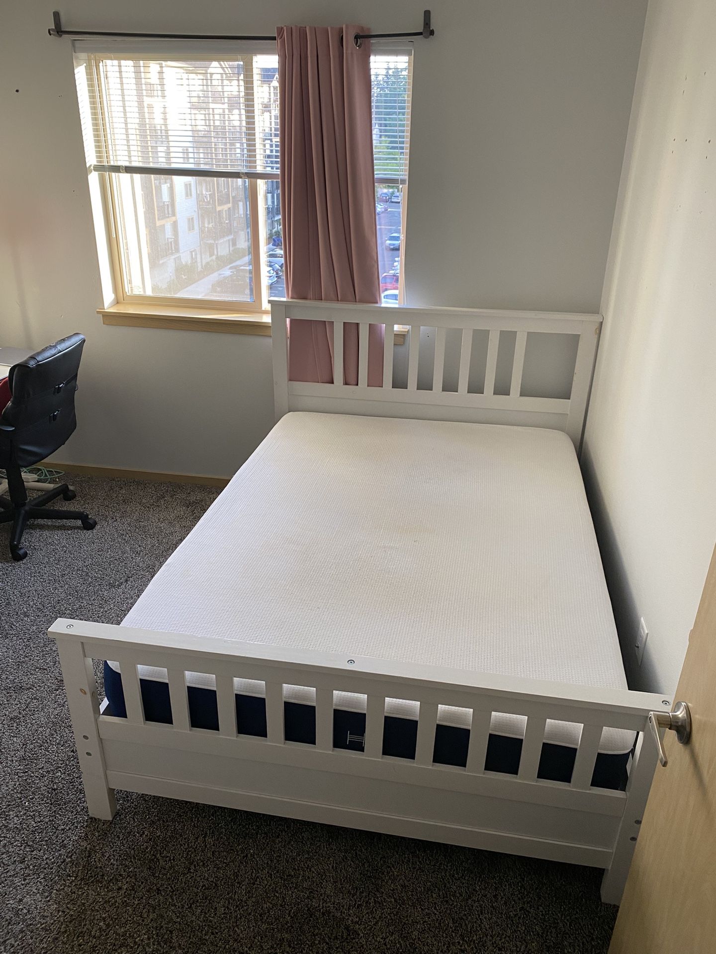 🛏️ Full Size Bed Frame + Helix Mattress (Bundle Deal)