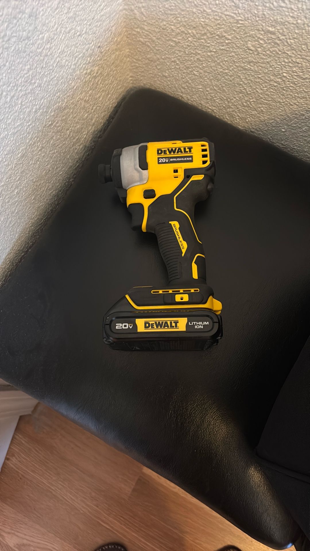 DE WALT 20 v IMPACT