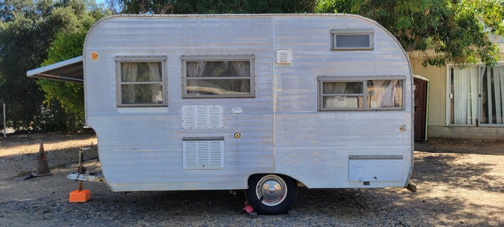 1964 Oasis vintage travel trailer.... all original Birchwood interior! must see ..... California title