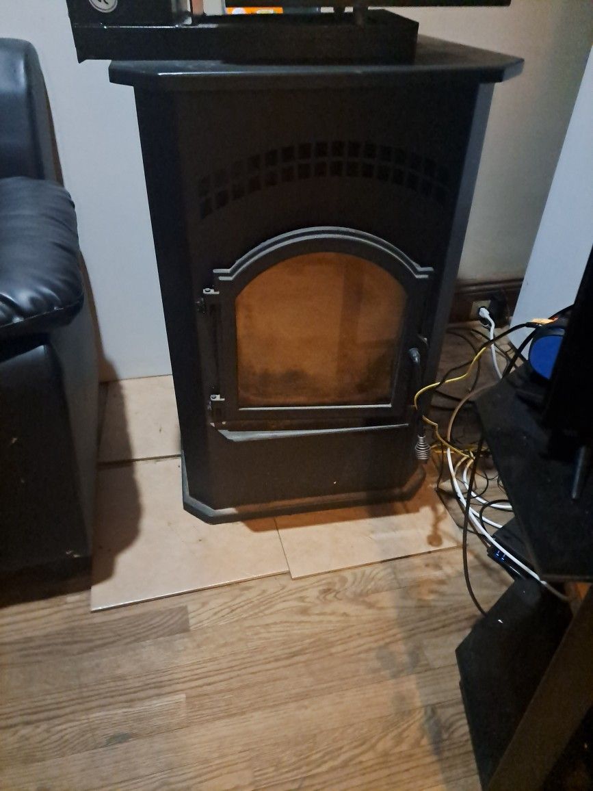 Pellet Stove $755.00 warms the entire house. for Sale in Queens, NY -  OfferUp