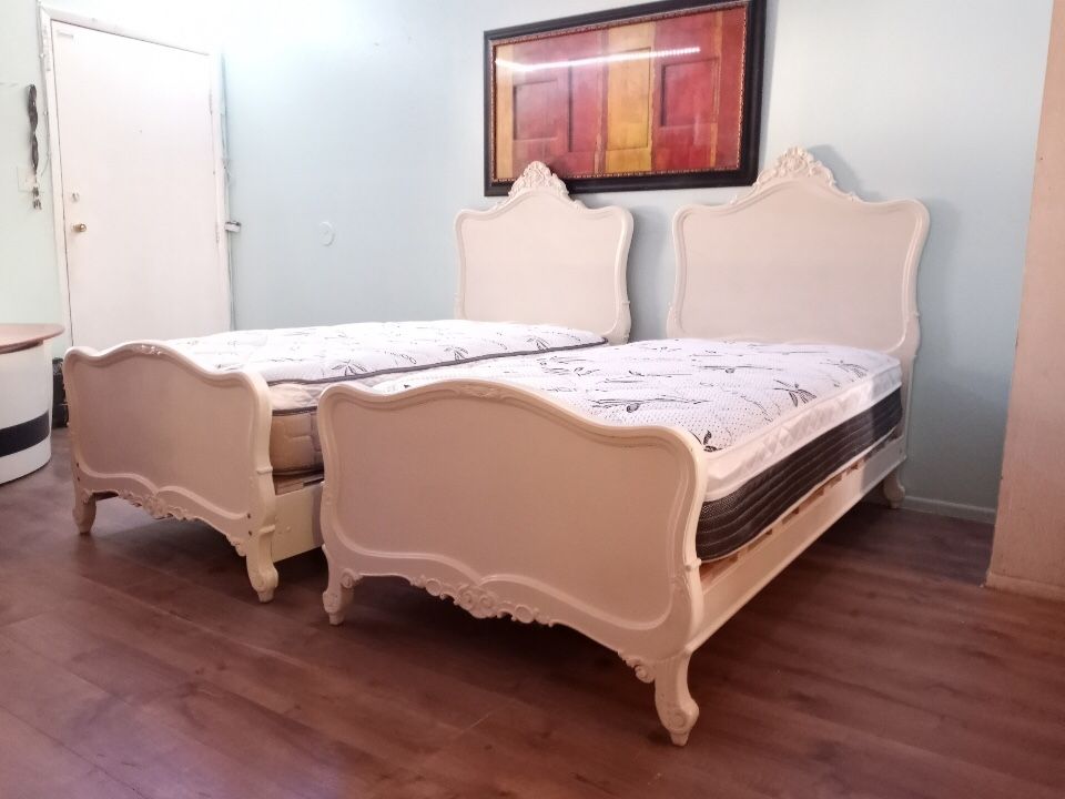 White Two Twin Beds With Mattress With Platform spring