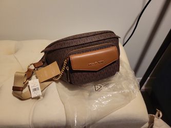 Michael Kors Maise Crossbody Bag