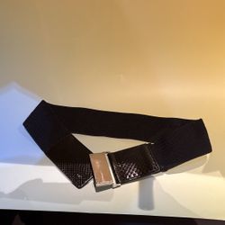 Calvin Klein women’s black belt 👗