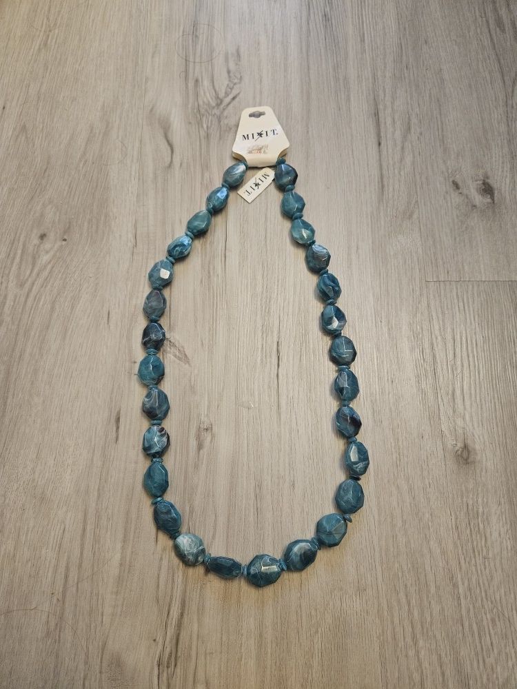 MIT Bead Necklace Blue Green Swirl Acrylic Single Strand Chunky 15"