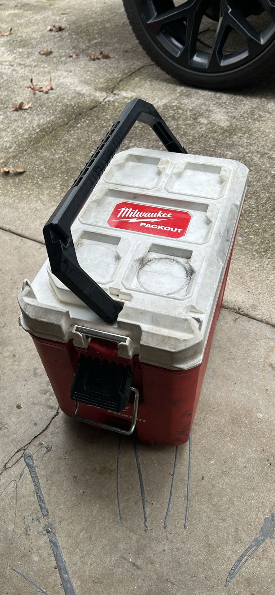 Milwaukee PACKOUT 16qt Cooler