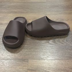 Yeezy slides fudge size 9 ys-01