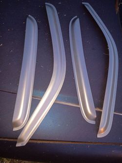 2000-2005 Tahoe or Yukon rain guards 50$ obo